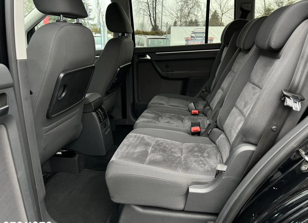 Volkswagen Touran cena 32900 przebieg: 202000, rok produkcji 2011 z Warta małe 436